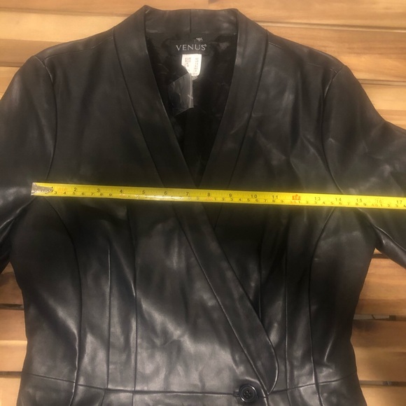 Venus Dress - Picture 7 of 8